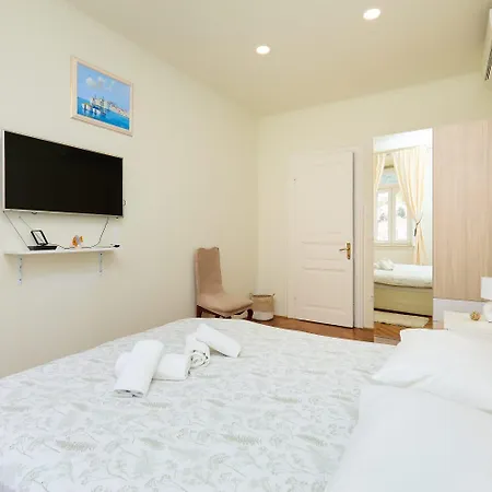 Spacious 4 Bedroom Apartment